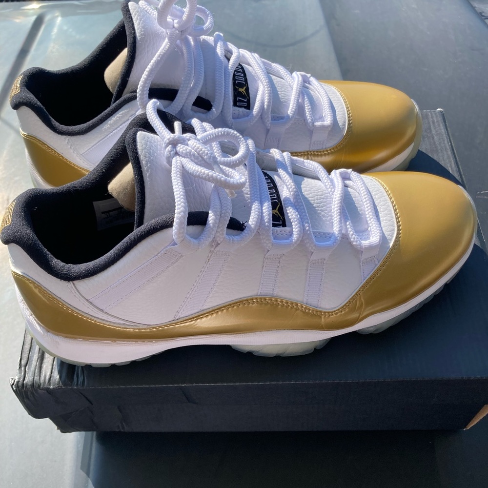 Air Jordan 11 Retro Low Closing Ceremony
